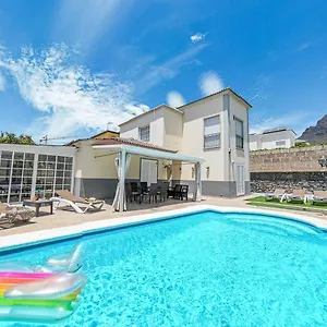 cozy-villa-in-madroal-de-faabe-with-large-private-pool.tenerifehoteles.net/
